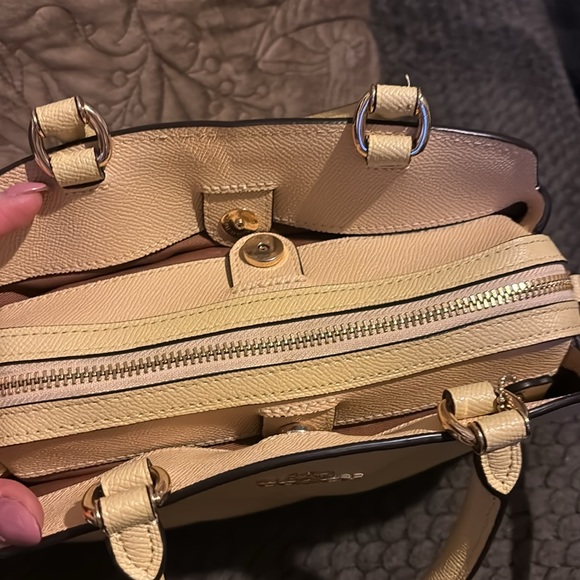 Coach crossbody! 💛 - Picture 3 of 6